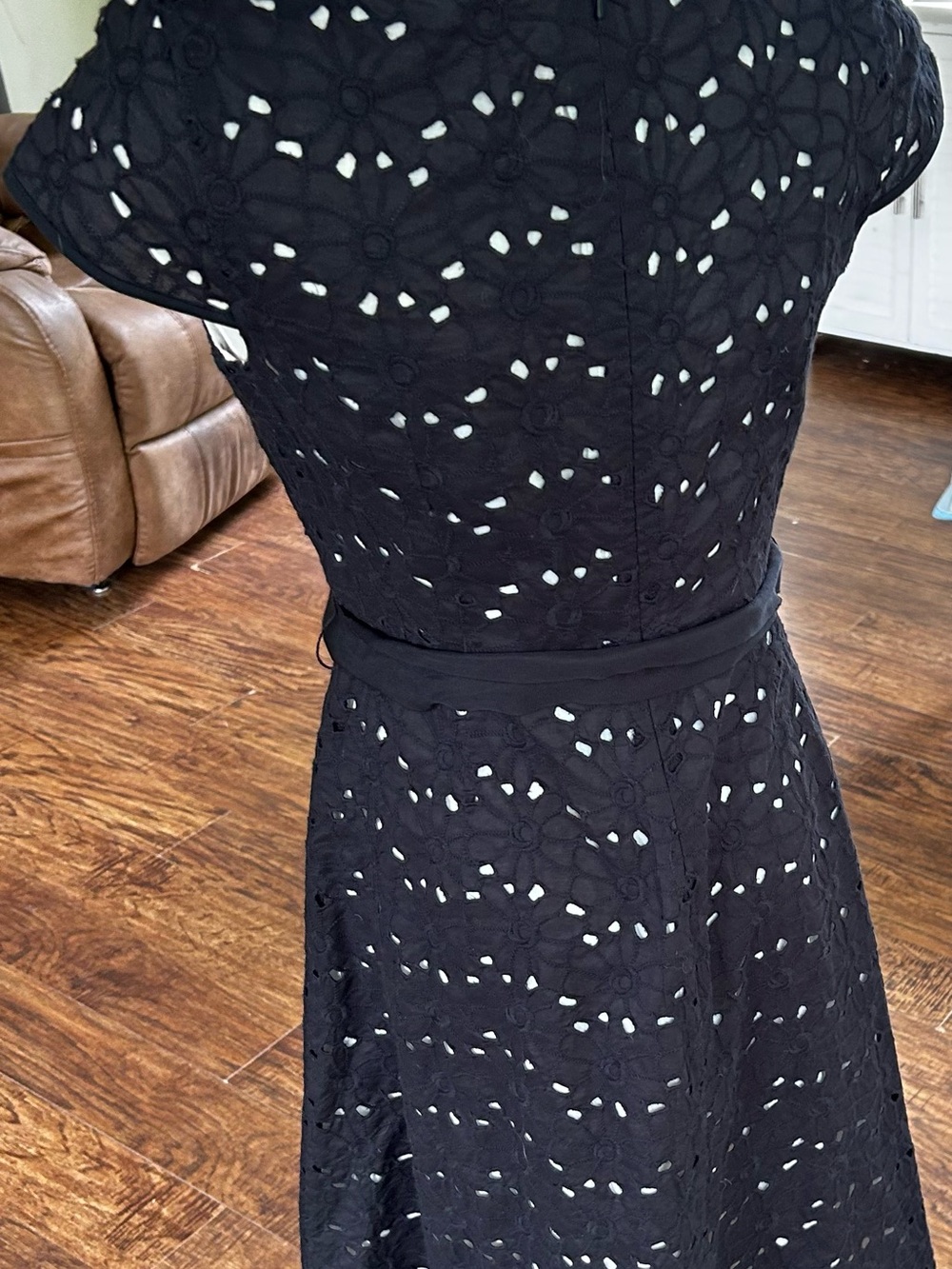 Talbots Black Floral Eyelet Knee Length Dress 4 Petite - Picture 5 of 8